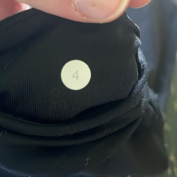 Lululemon. - Picture 5 of 5